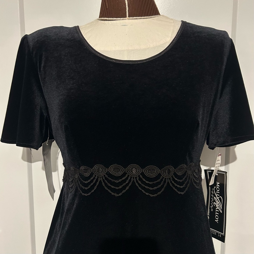 Molly Malloy Women’s Black Velvet Dress Size 14 NWT!